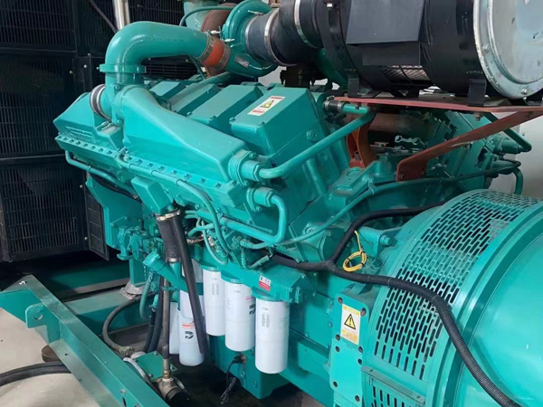 南宁更换100kW柴油发电机组机油时，需要注意哪些事项？